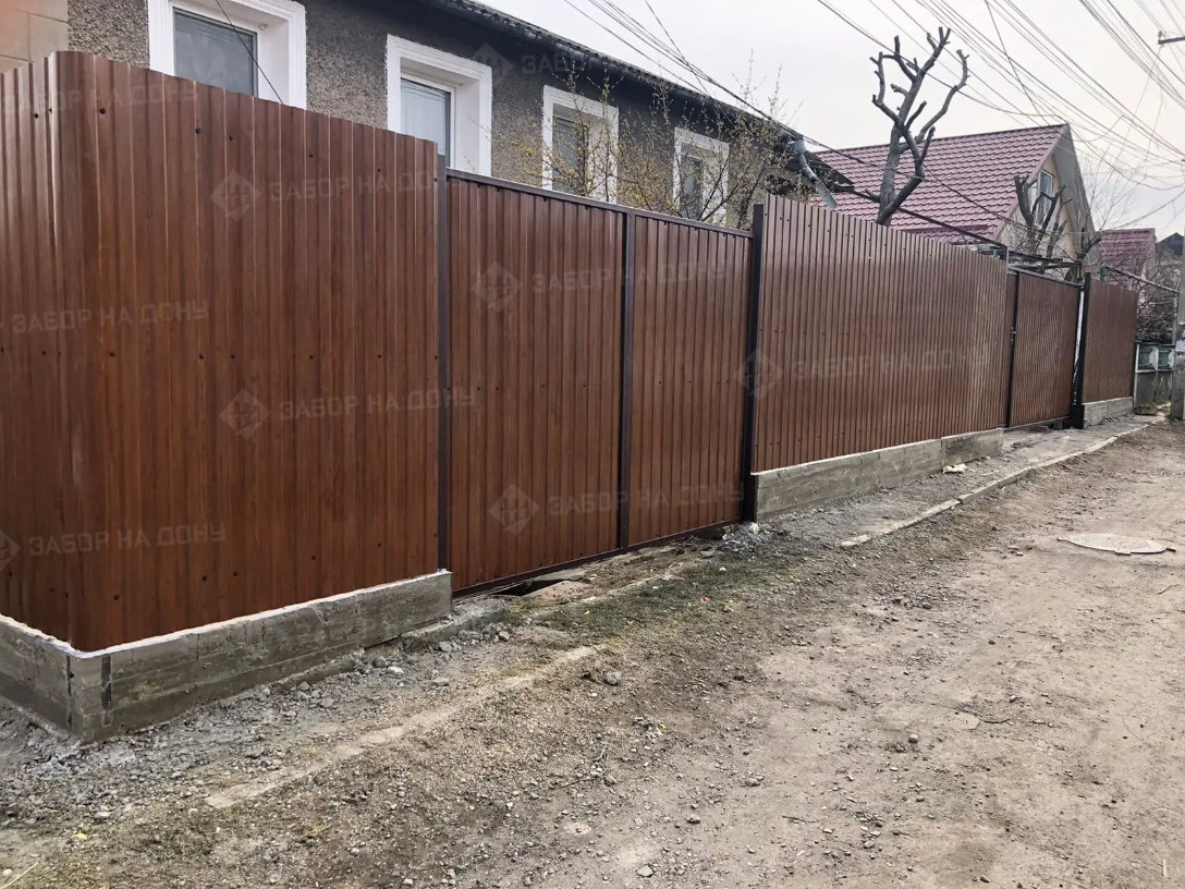 Распашные ворота из профлиста  в Зверево